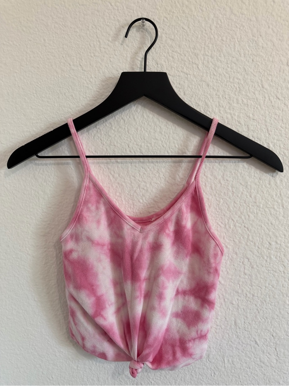 me to we pink tie-dye ribbed knot cami